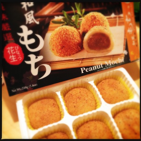 Mochi med jordnötsfyllning.