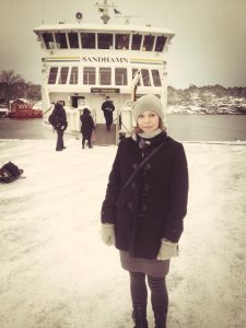 Sandhamn i vinterskrud.