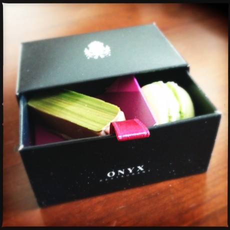 Sötsaker i smyckesask från Onyx.