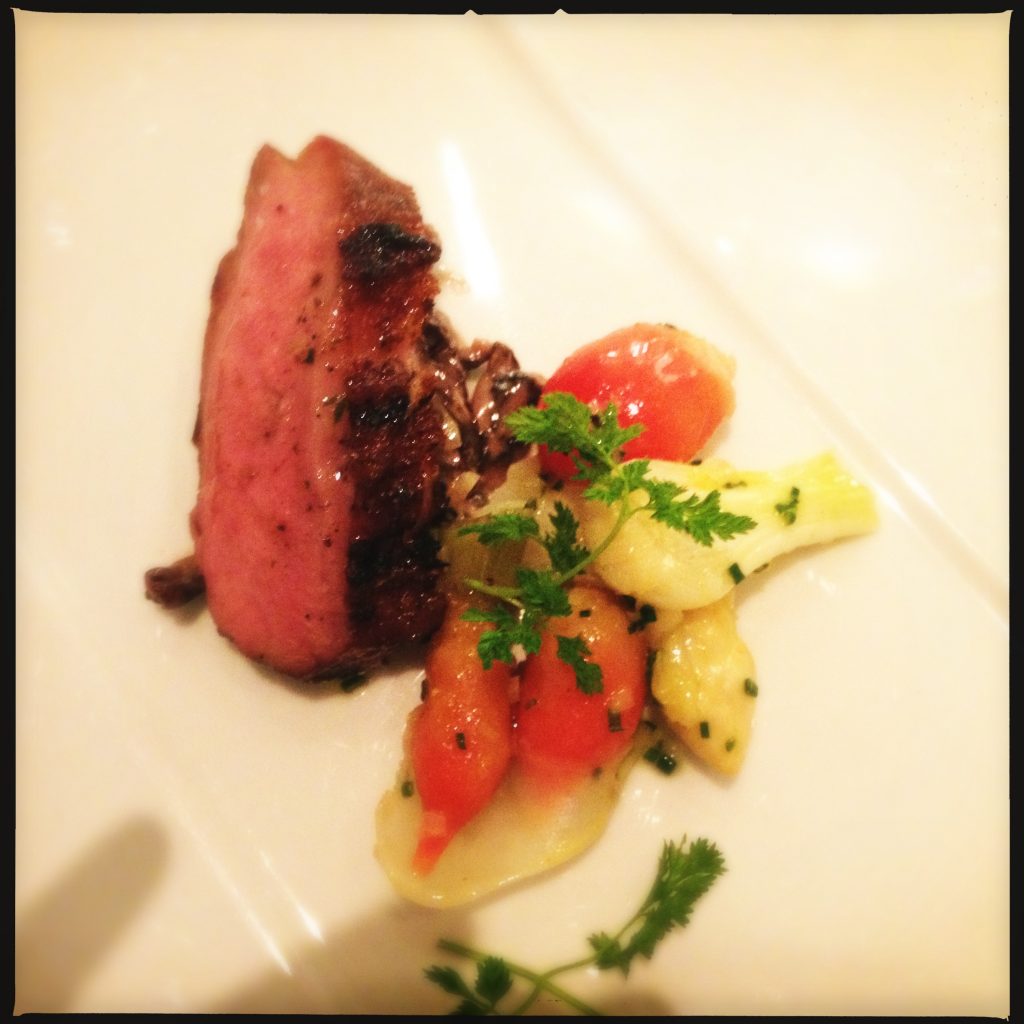 Top blade från Kalv med portvinsmurklor och primörer.