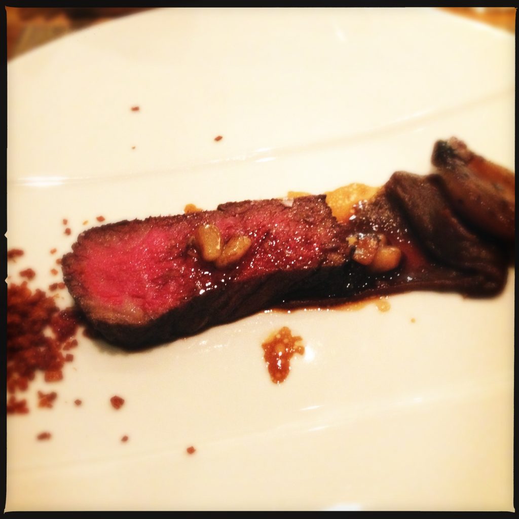 Waguy högrev, bränd lökkräm, rökt oxmärg.