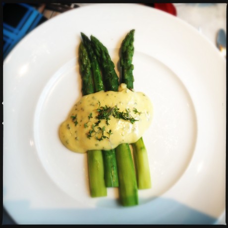 Sparris med krassebea. Mums!