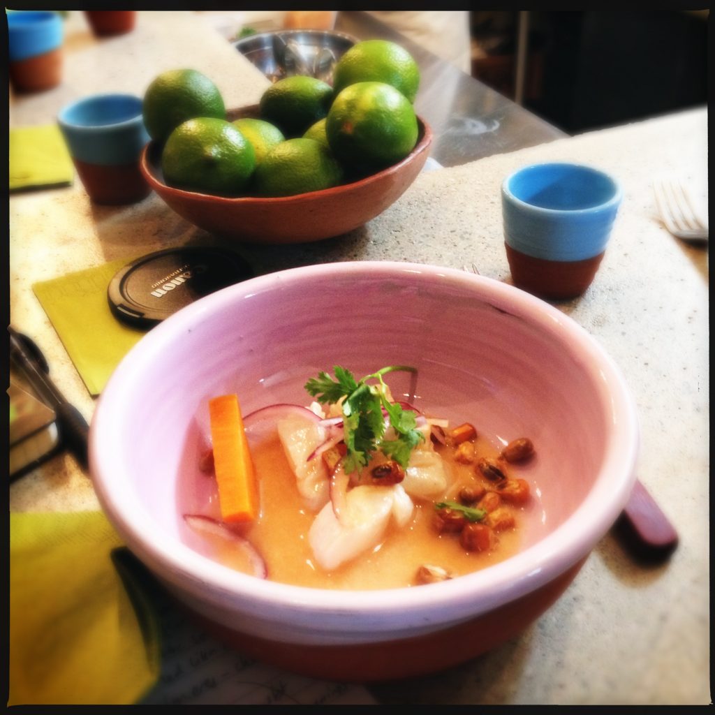 Ceviche på hälleflundra med tigermjölk.