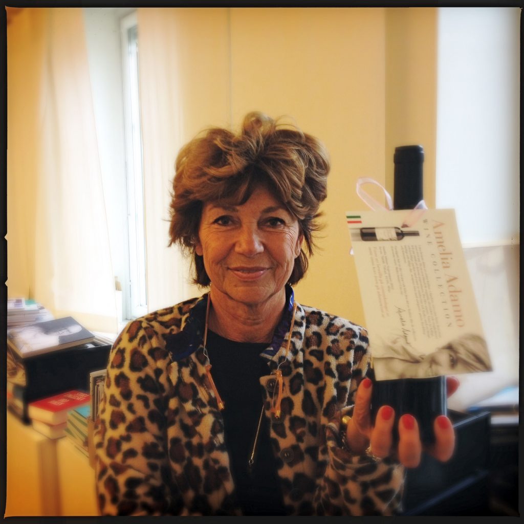 Amelia Adamo med sitt vin.