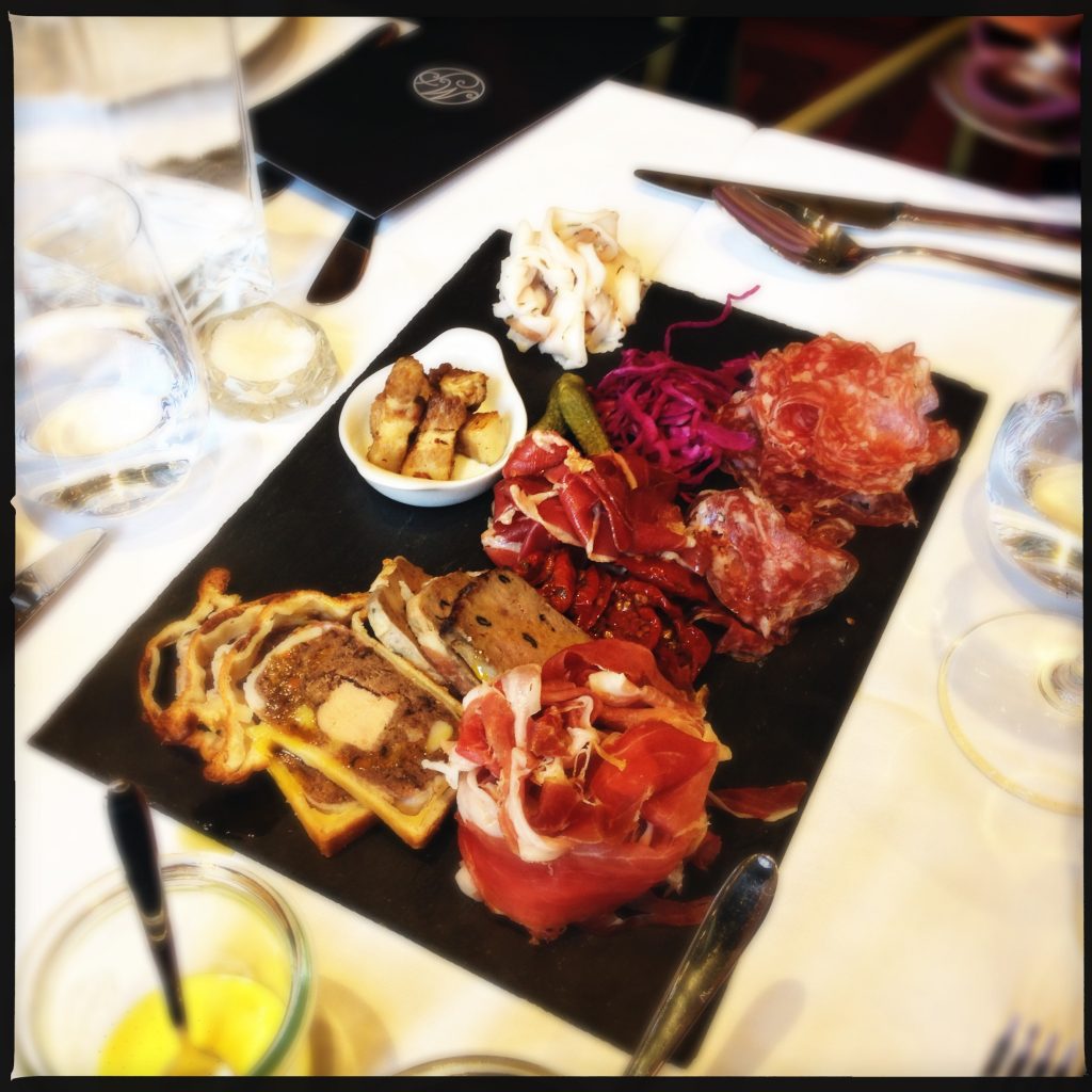 Metropol Palais charkbricka.