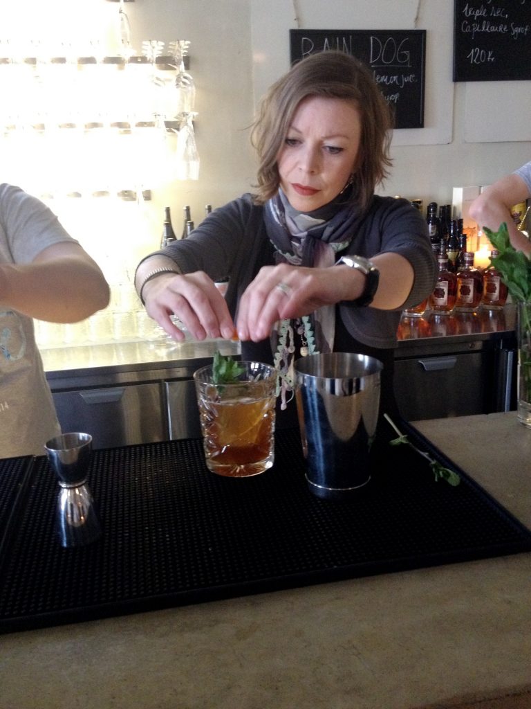 Försöker få kläm på hur man bäst får ut zestoljan med en twist.