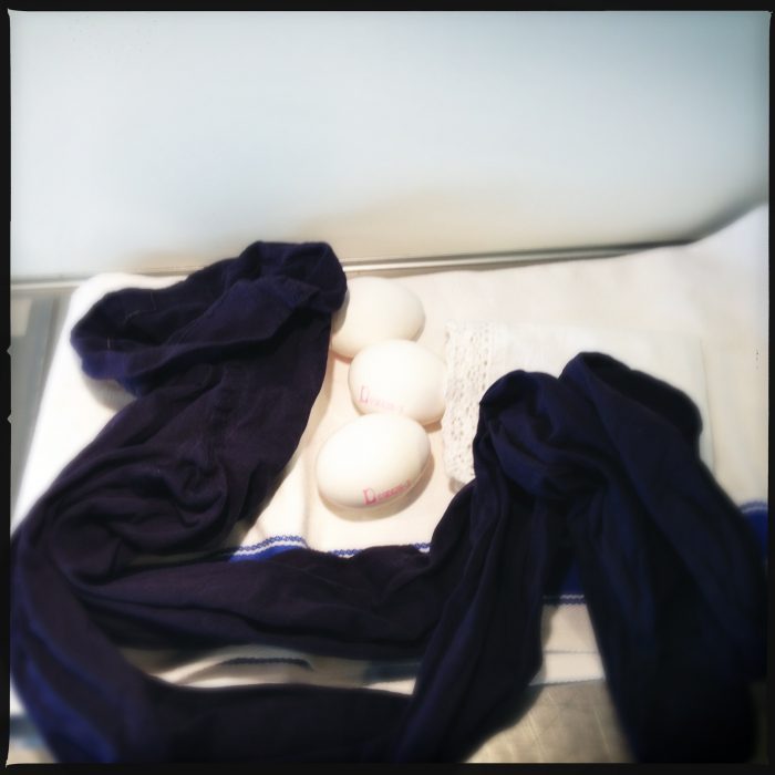 äggförsök 2 i strumpa.