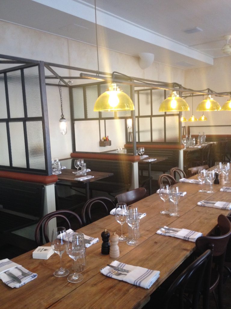 Kommendören är en ny satsning från Vassa Eggen. Här är det amerikansk bistrokänsla som gäller.