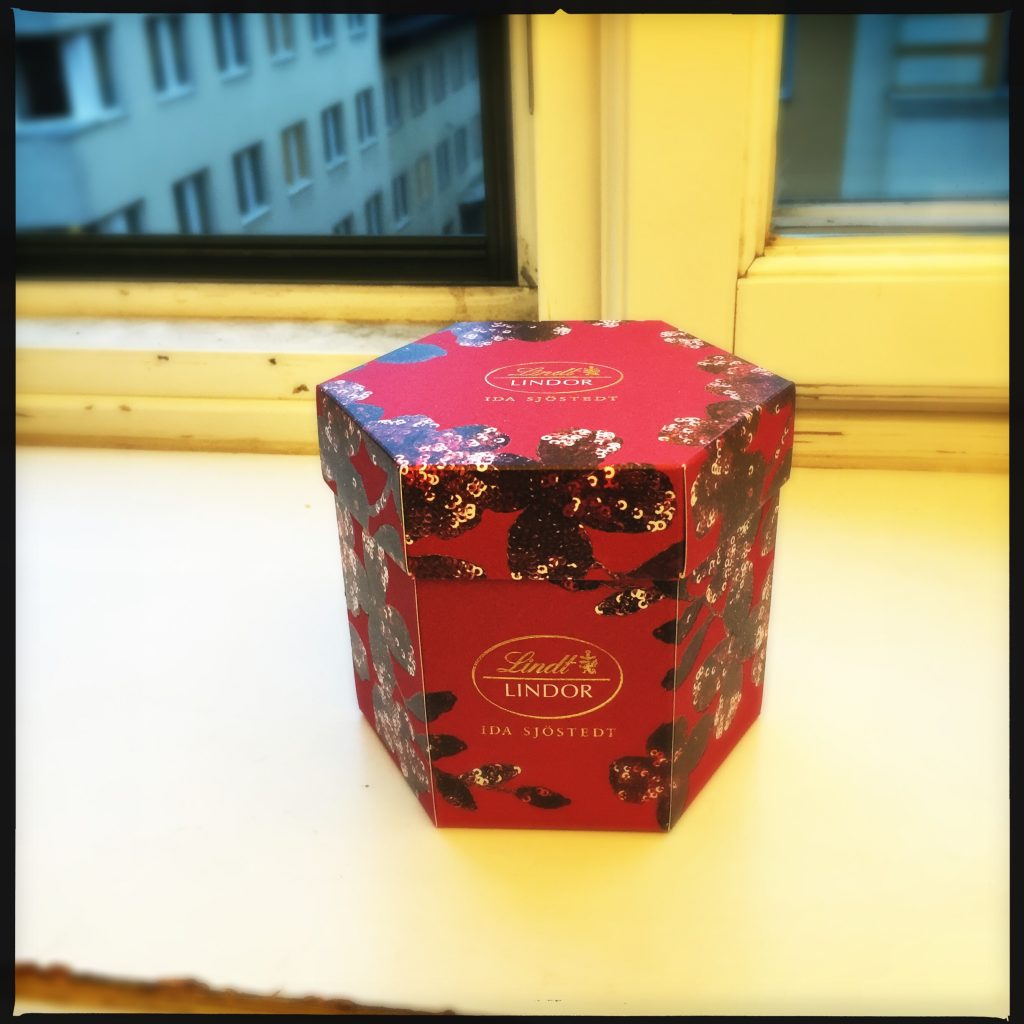 Lindor i förpackning designad av Ida Sjöstedt.