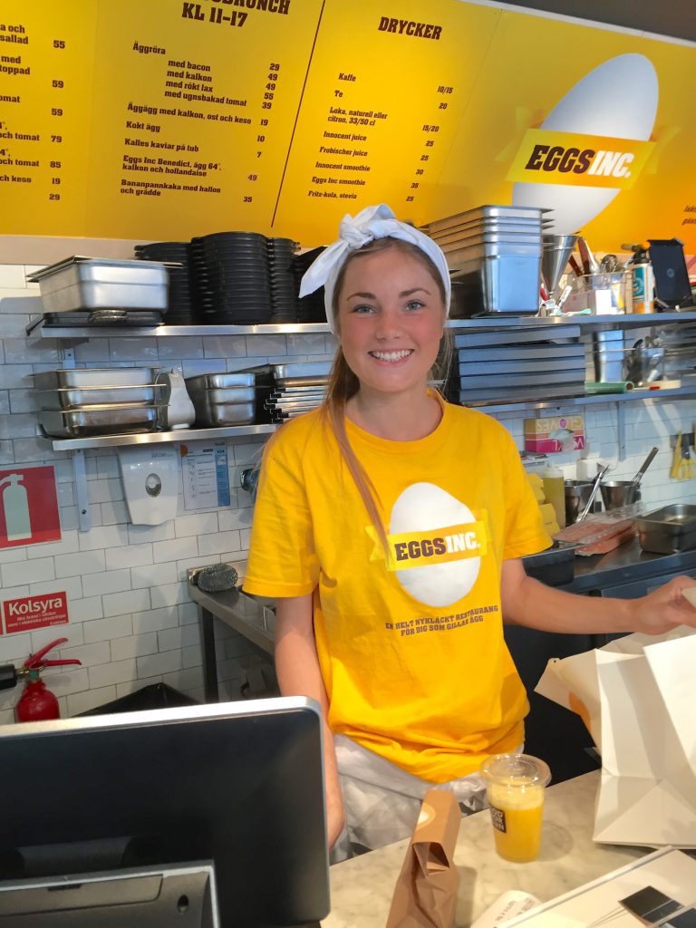 Bästa bemötandet fick jag av den här strålande tjejn på Eggs Inc! en bra start på dagen.