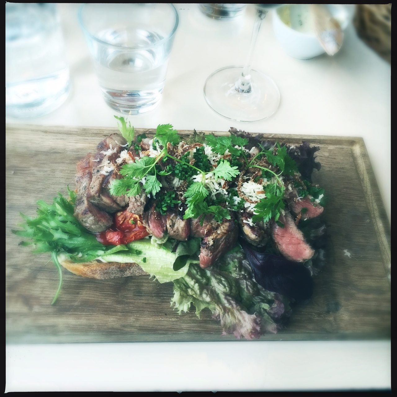 Steak sandwich på restaurang Göteborg.