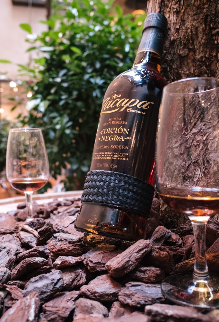 Zacapa Edicion Negra kostar 749 kronor och finns att köpa på utvalda Systembolag från och med den 6 maj 2016.