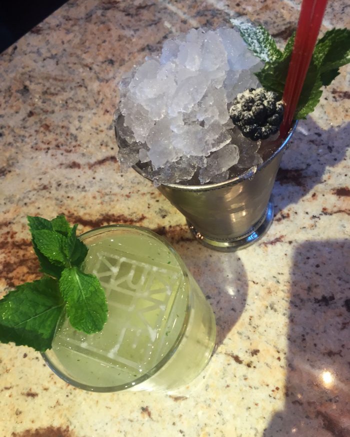 Utmärkta drinkar på Americain.