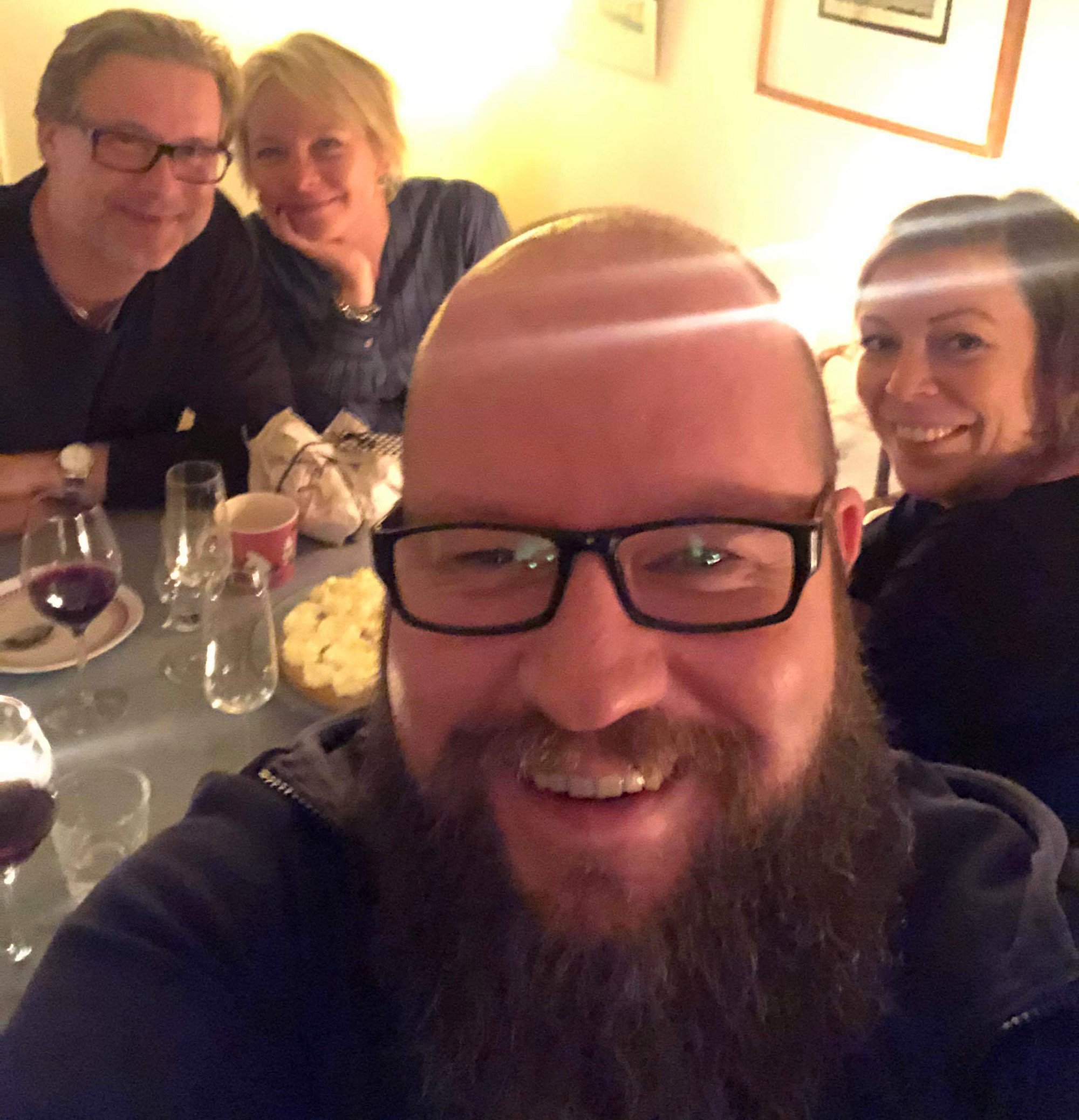 Så här glada kan vi vara tack vare lyckad matlagning tillsammans!