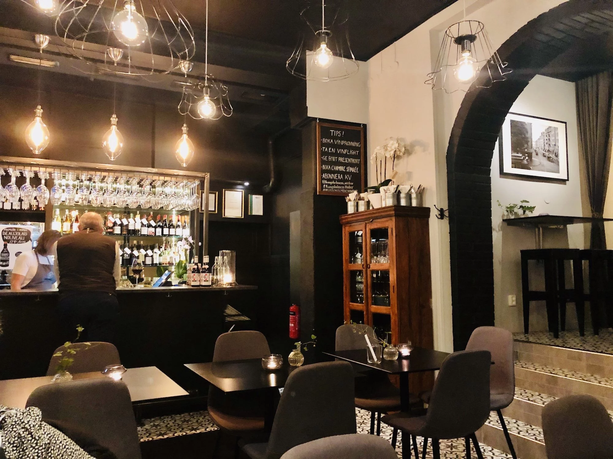 Mysigt på Kungsholmens Vinbar.