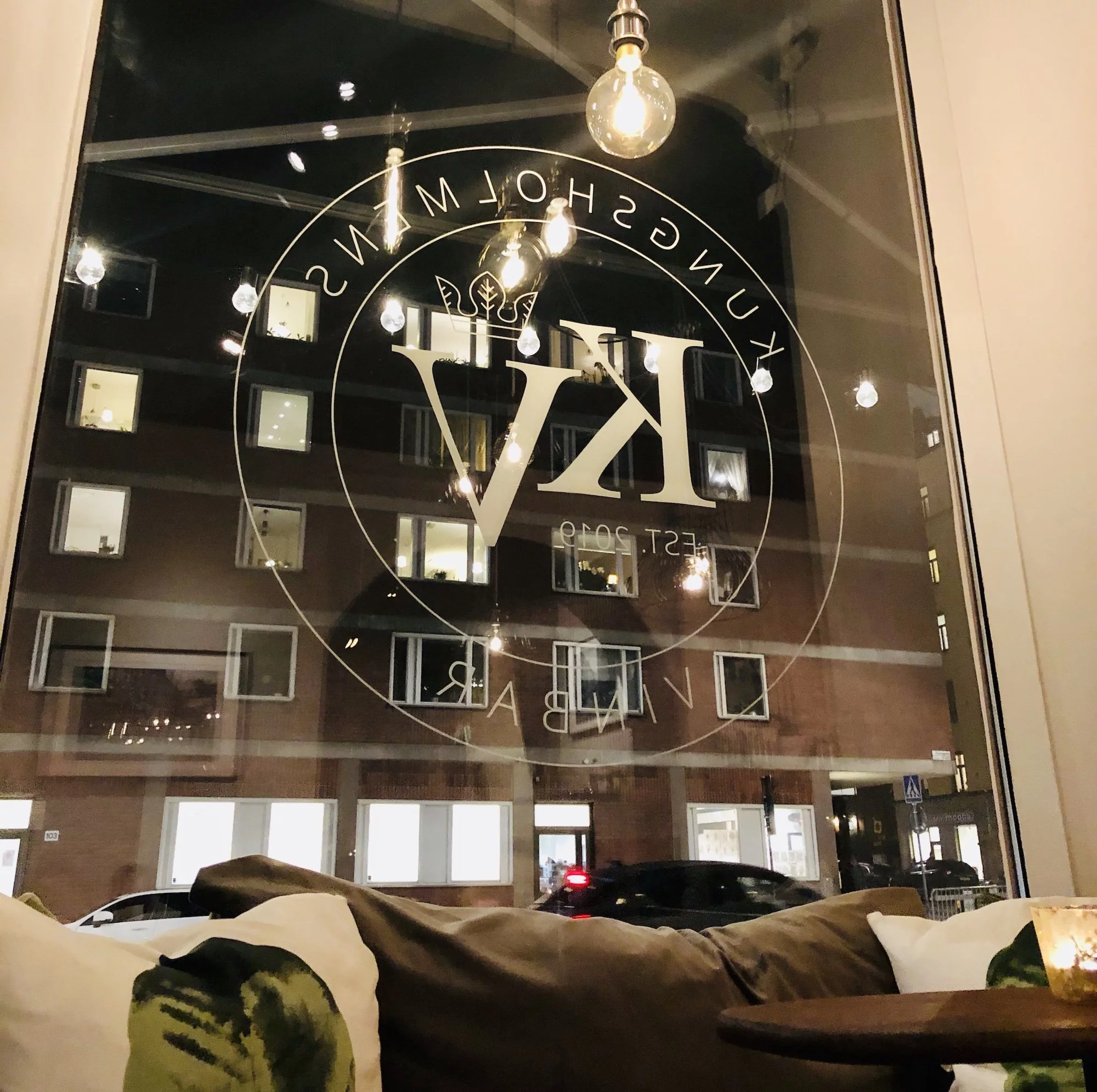Skönt att vara innanför rutan på KV.