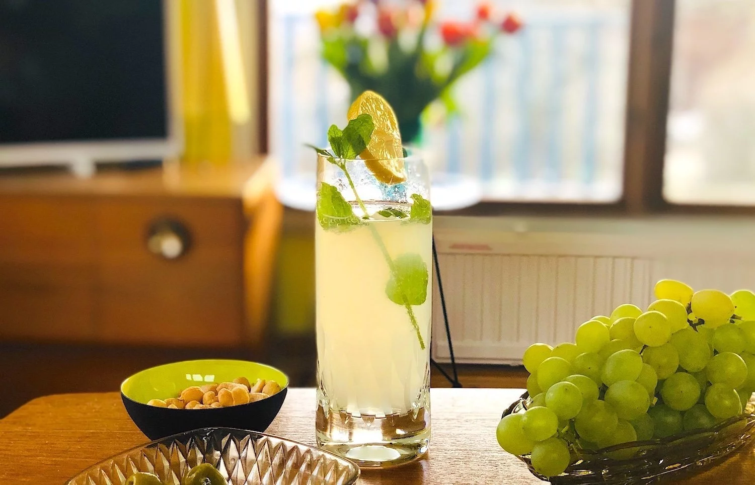 Med mitt enkla recept till drinken Gin Gin Easy behöver du varken is, muddlare eller shaker.
