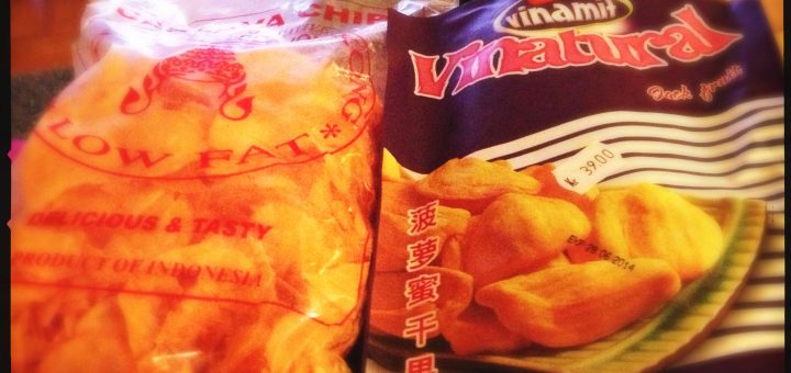 Asiatiska snacks på cassava och jackfruit.