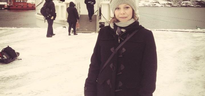 Sandhamn i vinterskrud.