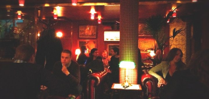 Djurets bakficka Tweed i Gamla stan.