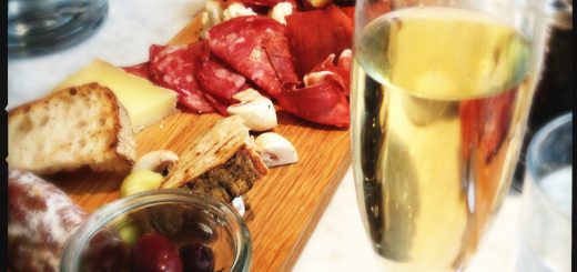 Chark- och ostbräda på Pocket.