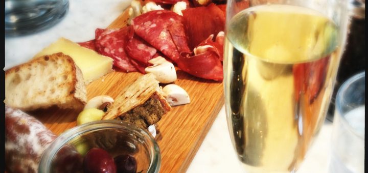 Chark- och ostbräda på Pocket.