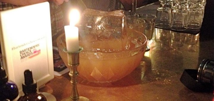 Punch a la Taylor på Story Hotel.