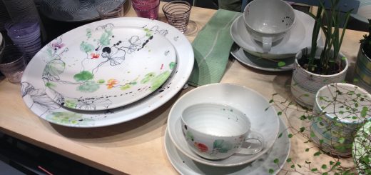 Paradisverkstans nya vackra porslin var iögonenfallande.