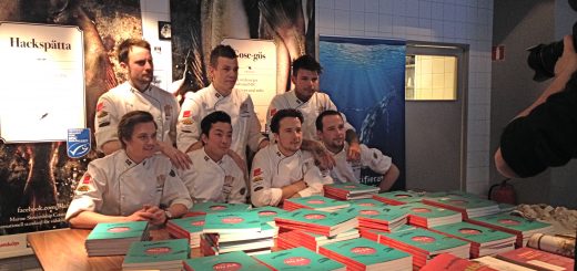 Juniorkocklandslaget fick utmärkelsen Guldfisken av MSC för sitt arbete med kokboken Blå fisk.