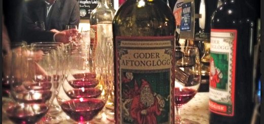 Goder aftonglögg är den första glöggen som har en tomte på etiketten.