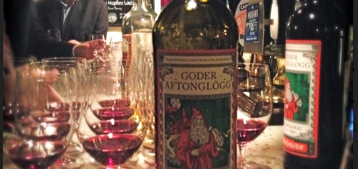 Goder aftonglögg är den första glöggen som har en tomte på etiketten.