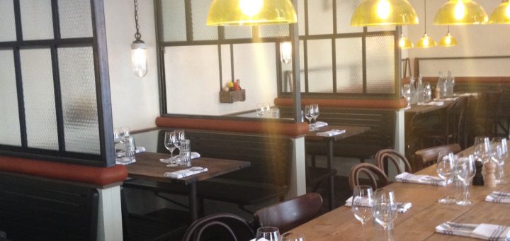 Kommendören är en ny satsning från Vassa Eggen. Här är det amerikansk bistrokänsla som gäller.