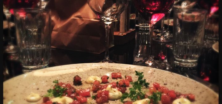 En av Stokholms bästa råbiffar finns på Griffin's