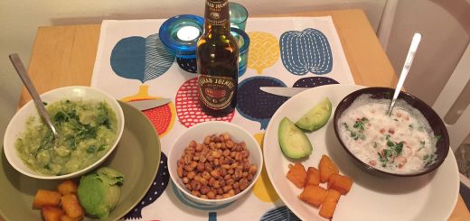 Hemagjord ceviche på olika sätt. Till vänster i avokadocreme och till höger i tigers milk.