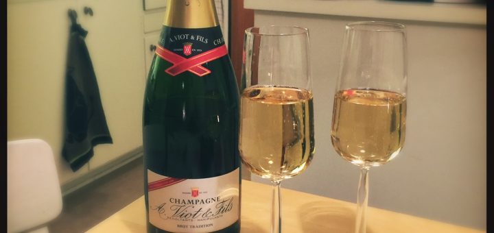 A Viot Brut Tradition är Sveriges just nu billigaste champagne.