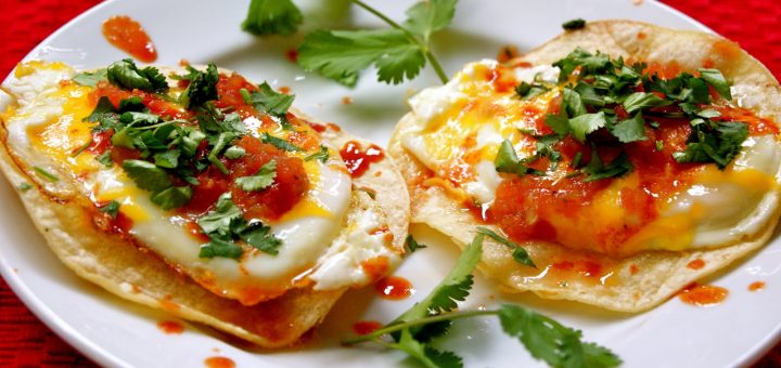 Huevos rancheros funkar lika bra till lunch som till frukost!