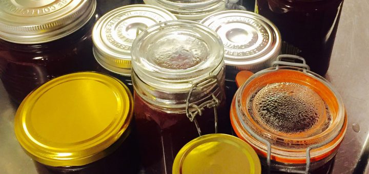 Recept på enkel och supergod rödavinbärsmarmelad.