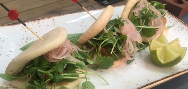 Steamed buns med fläsk.