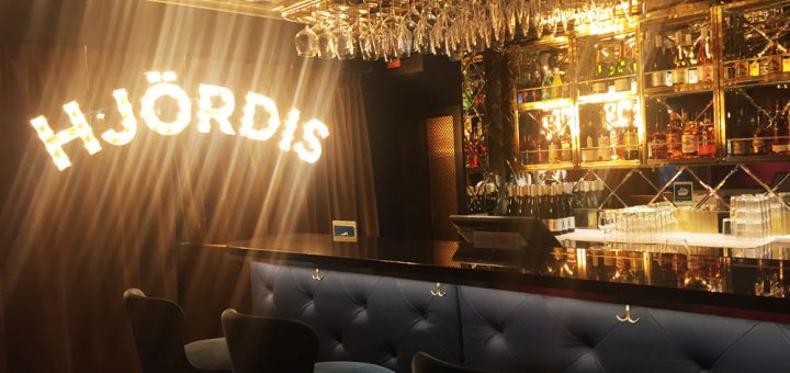 Helt makalöst fina barerna Hjördis (Pettersson) och Gösta (Ekman) på nyrenoverade Vasateatern som nu sitter ihop med Scandic Grand Central.