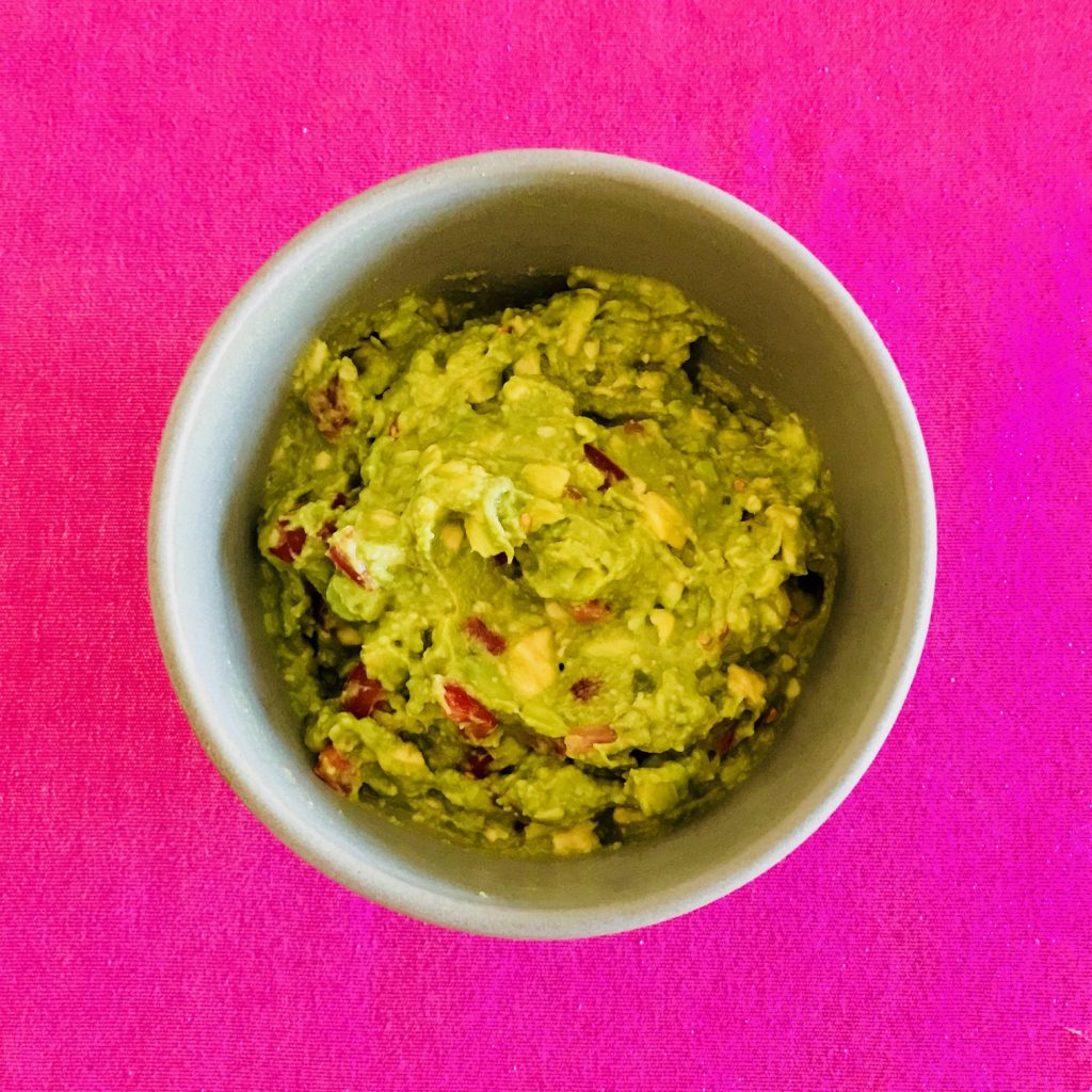 Recept på klassisk Guacamole med få ingredienser.