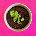 Recept på refried beans, ett perfekt tillbehör till vegetariska tacos.