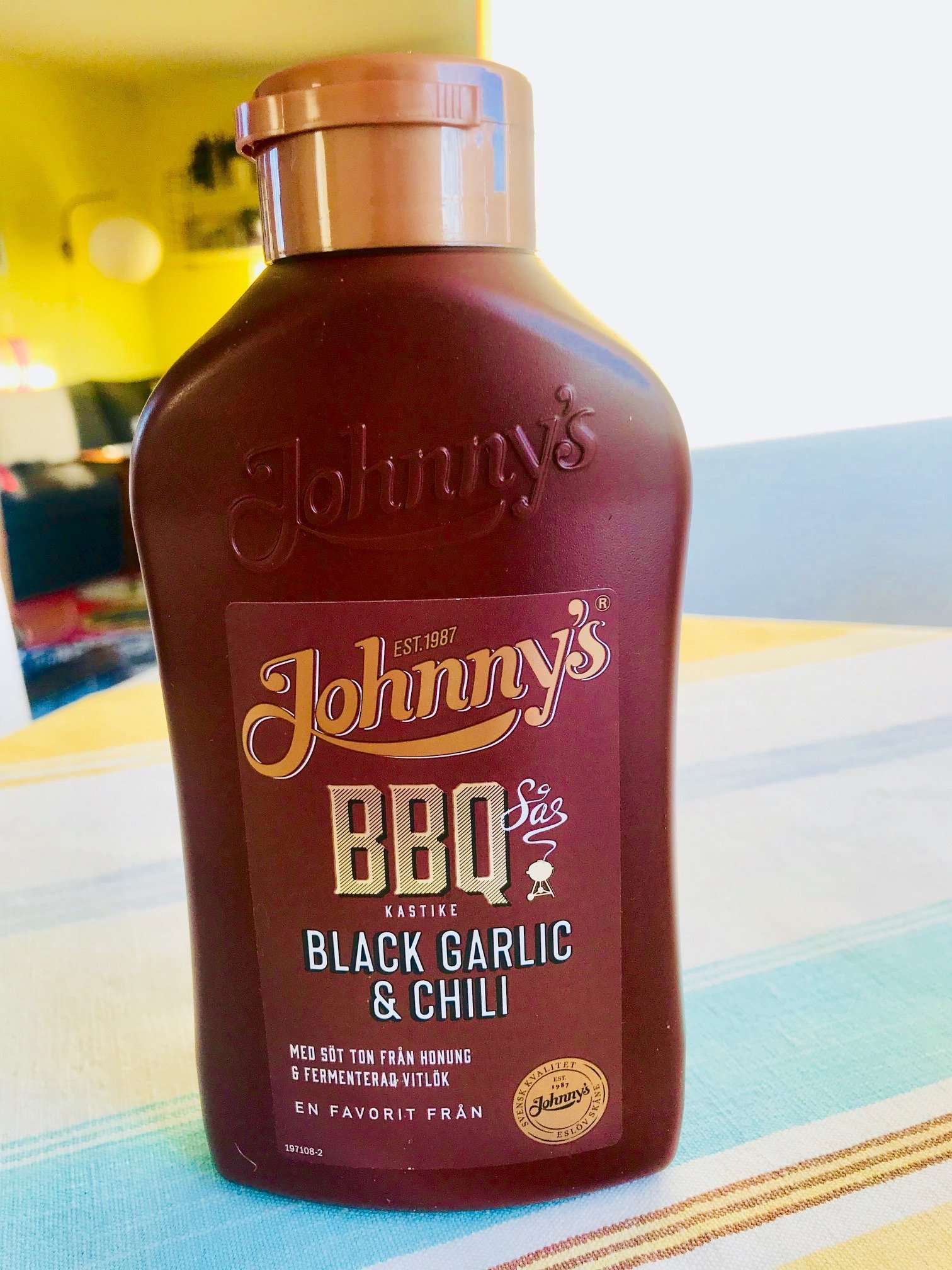 Test Nyheter från Johnny's Yellow mustard och BBQ black garlic