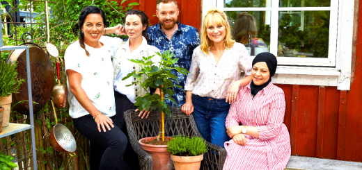 Hela gänget i Timjan Tupp & Tårta: Emma Lindquist, Sandra Mastio, Jimmy Brorsson, Lisa Lemke och Zeina Mourtada.