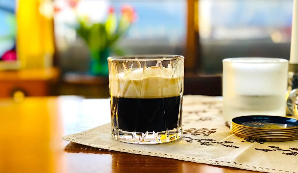 Drinken Irish Coffee hör till mina favoritdesserter. Här är mitt bästa recept.