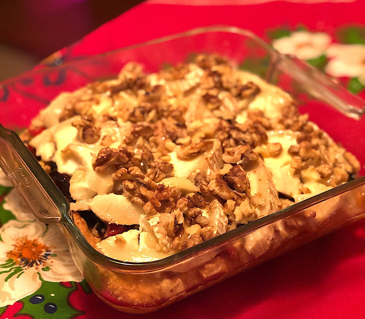 Getostpaj med rostade grönsaker och valnötter
