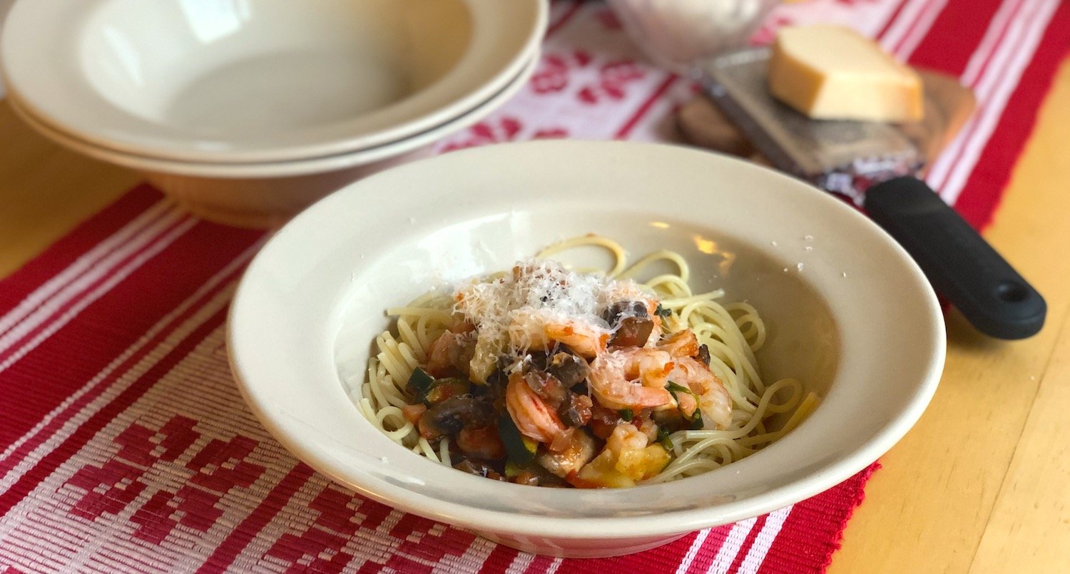Pasta med räkor och svamp – snabblagad och festlig rätt - MatMalin.se