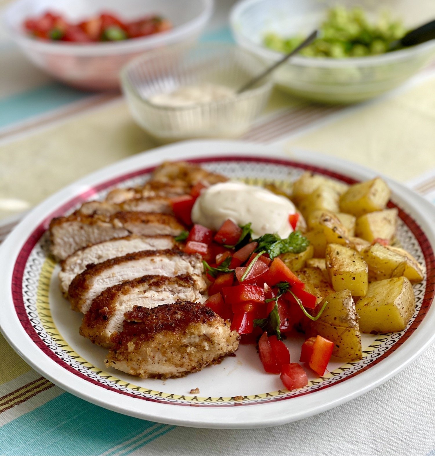 Cajunkyckling med kryddig potatis och salsa