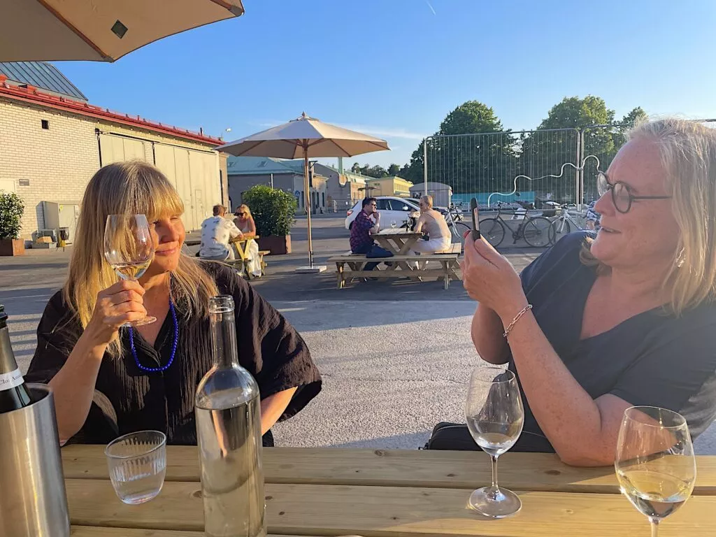 Malin Ottoson förevigar Kris Johnson Jones denna underbara kväll på Solen i Stockholm.