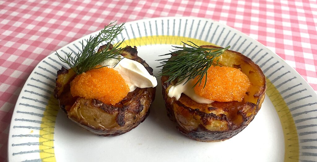 Smashed Potatoe Pies är supergoda pajer av potatis med västerbottensostfyllning.