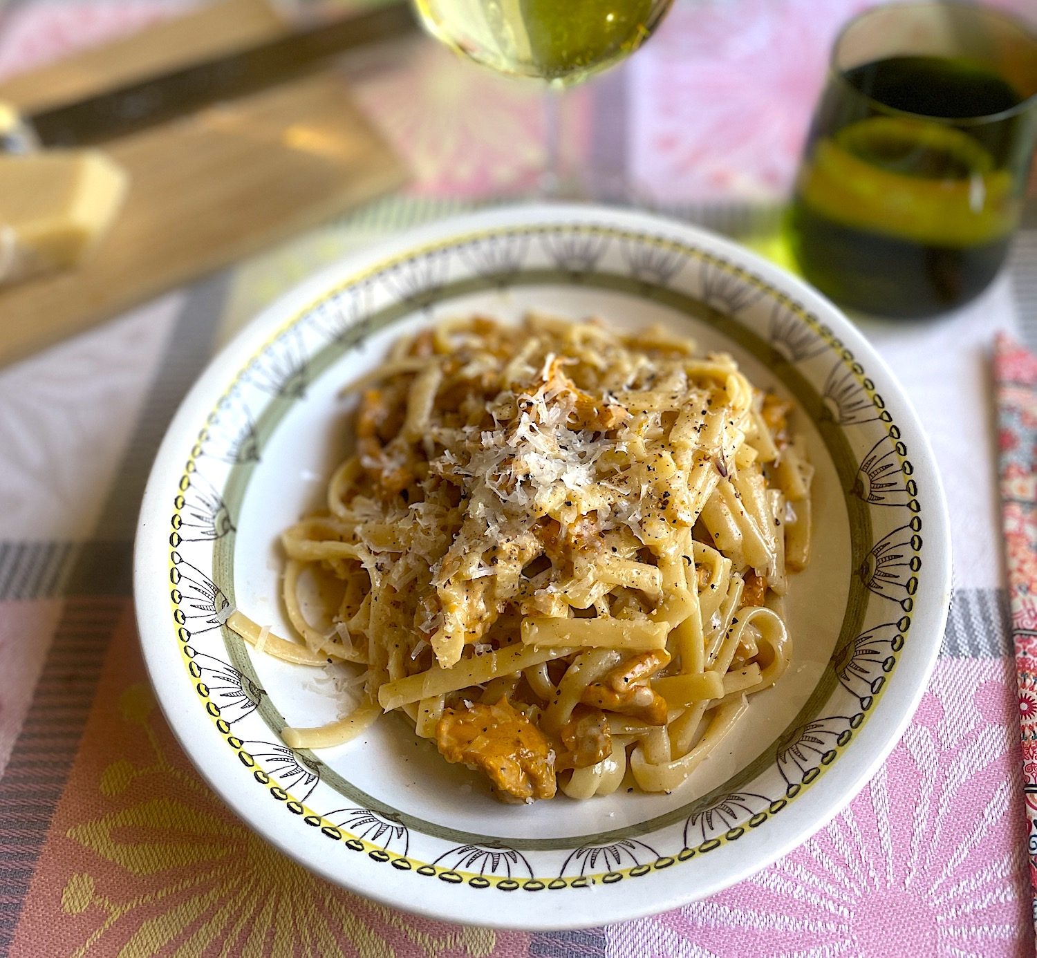 Krämig kantarellpasta med parmesan